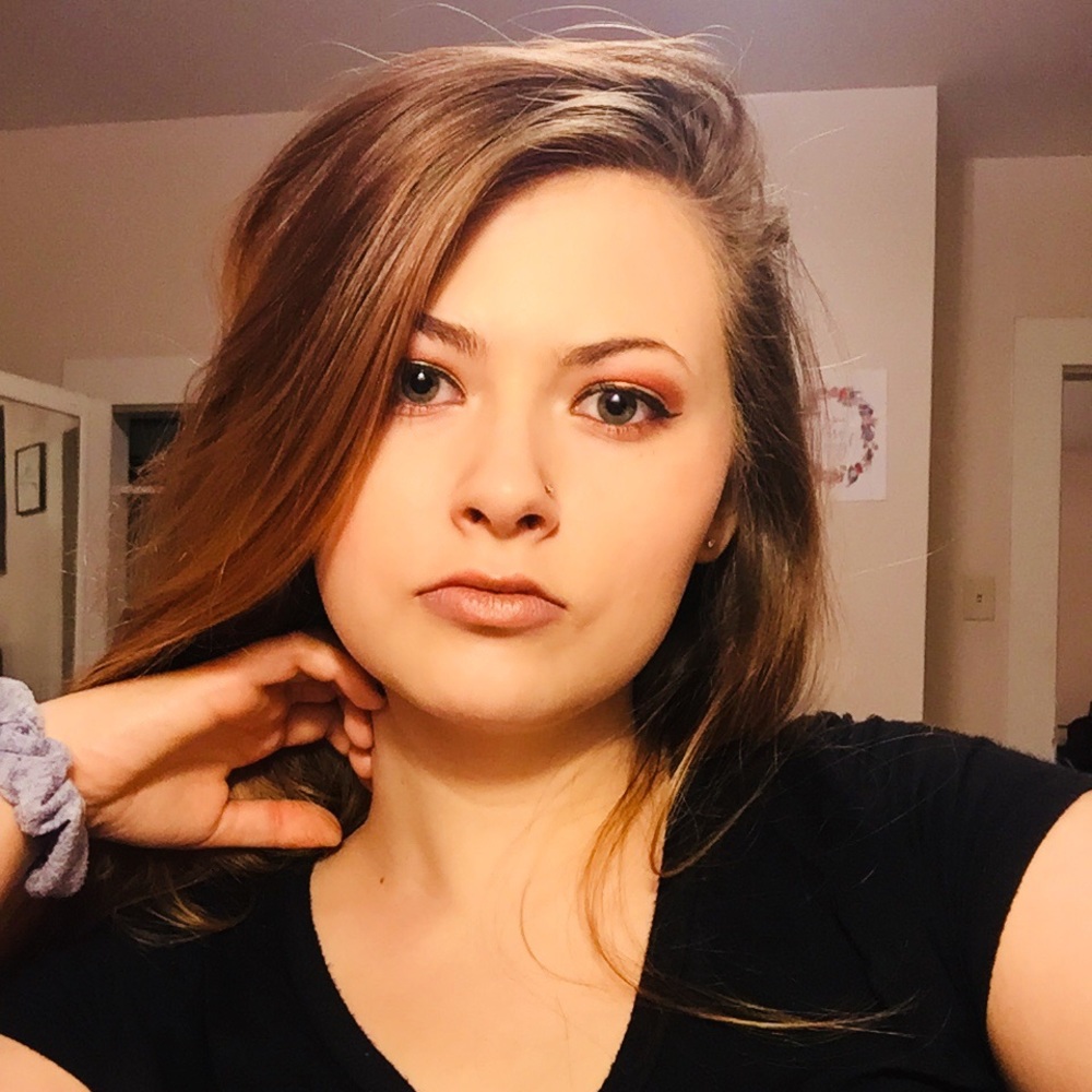 Meet your Posher, Adrianna